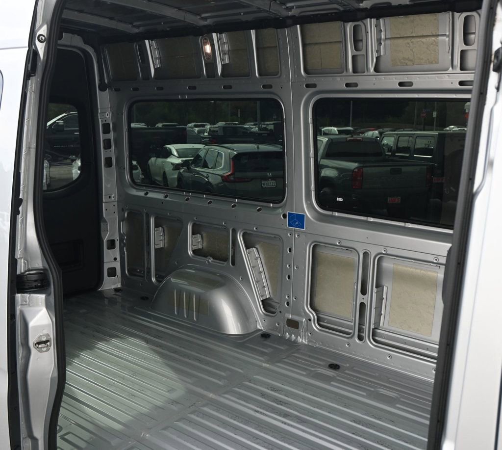 Used 2022 Mercedes-Benz Sprinter 2500 image 17