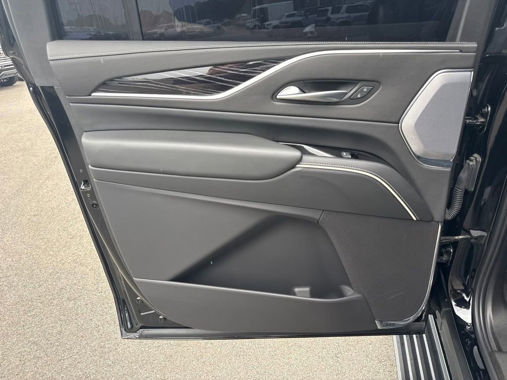 Used 2023 Cadillac Escalade ESV Sport w/ Touring Package AWD/4WD image 34