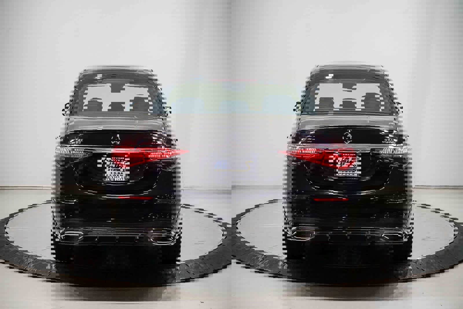 Used 2025 Mercedes-Benz S 580 4MATIC Sedan image 3