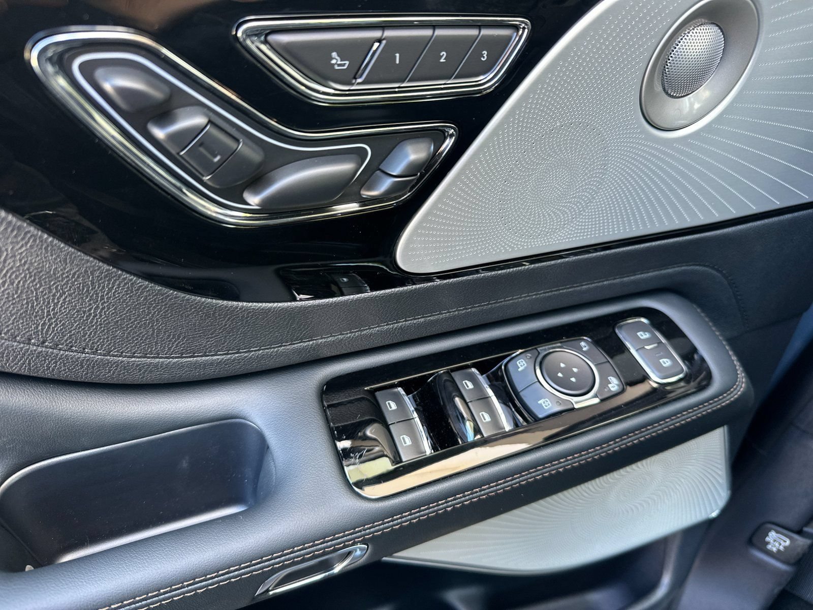 New 2026 Lincoln Aviator Reserve AWD/4WD image 10