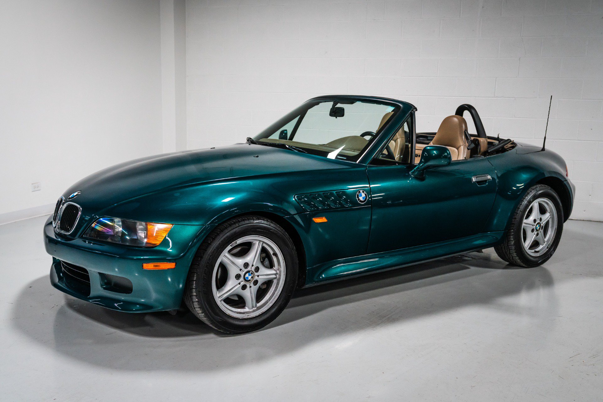 Used 1999 BMW Z3 2.5i RWD image 7