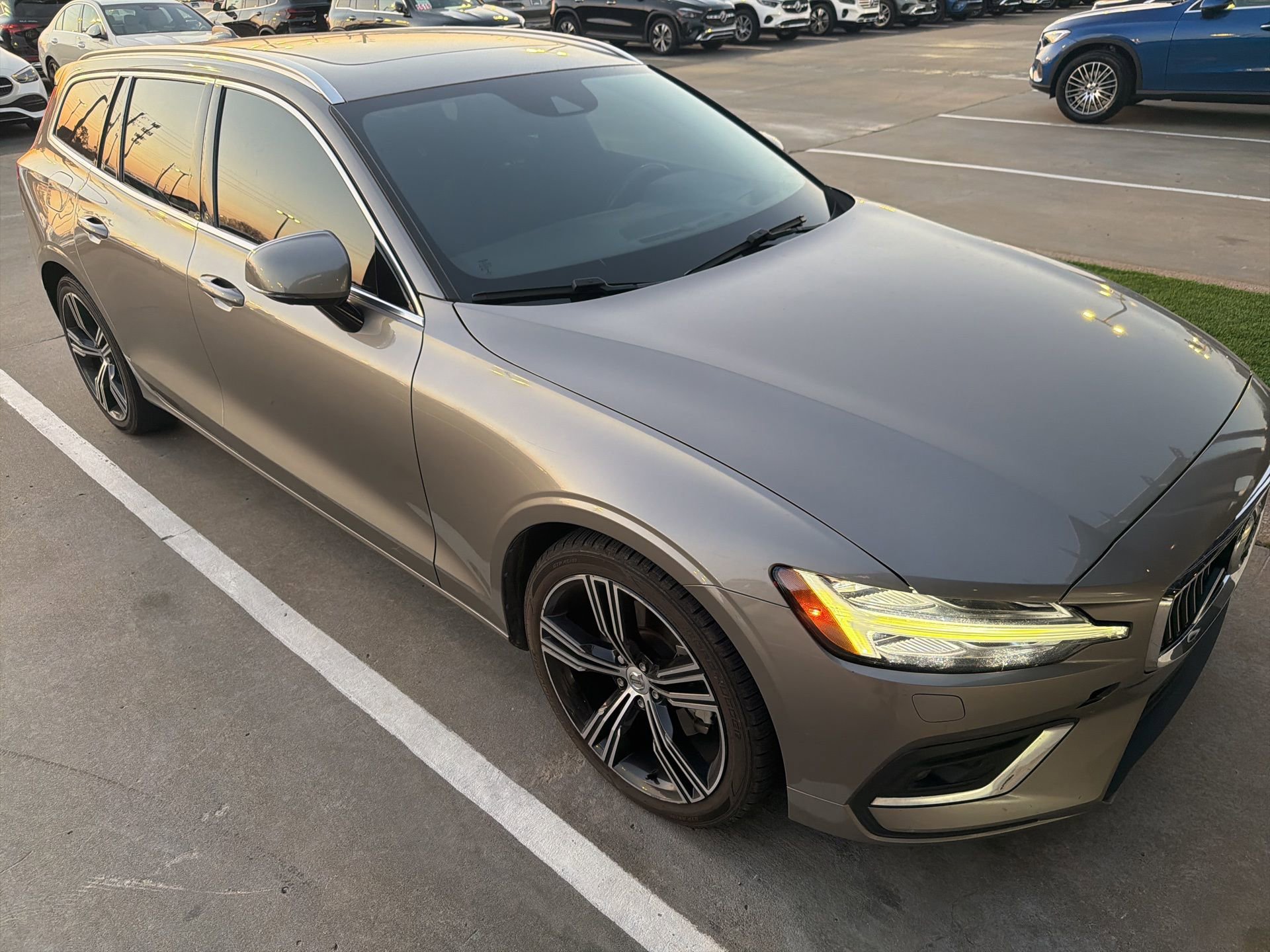 Used 2020 Volvo V60 T5 Inscription w/ Protection Package Premier image 10