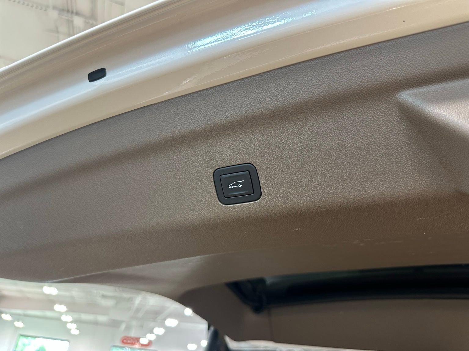 Used 2025 GMC Yukon XL Denali w/ Denali Reserve Package image 48