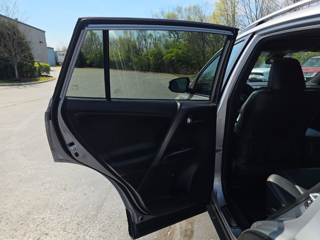 Used 2017 Toyota RAV4 SE w/ Power Special Value Package image 33