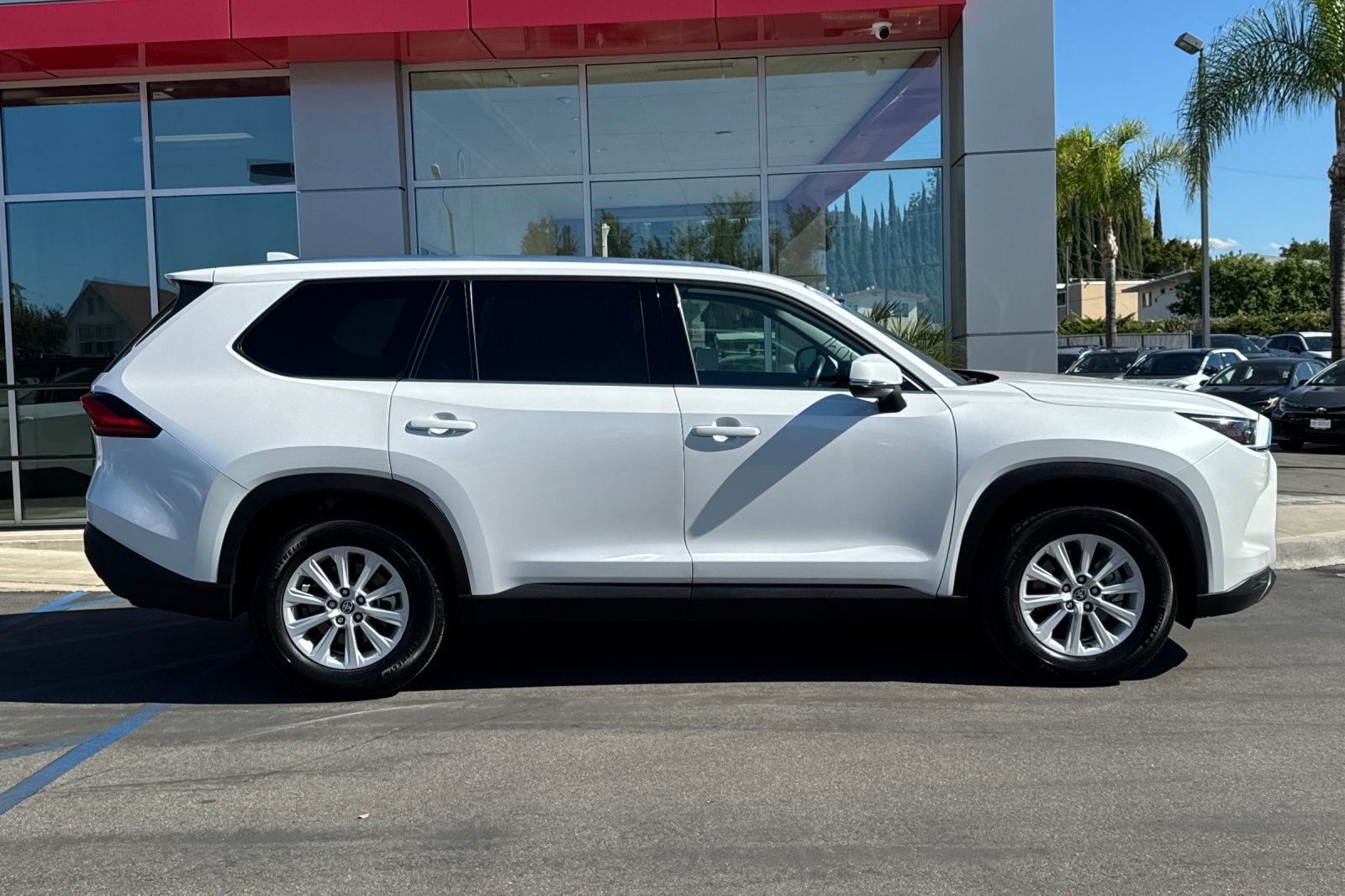 Certified 2024 Toyota Grand Highlander AWD image 4