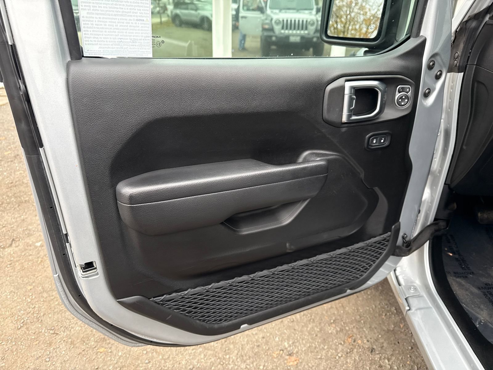 Used 2022 Jeep Wrangler Sport S image 10