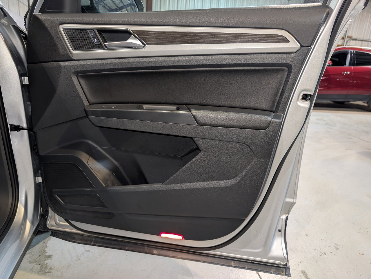 Used 2018 Volkswagen Atlas SE image 30