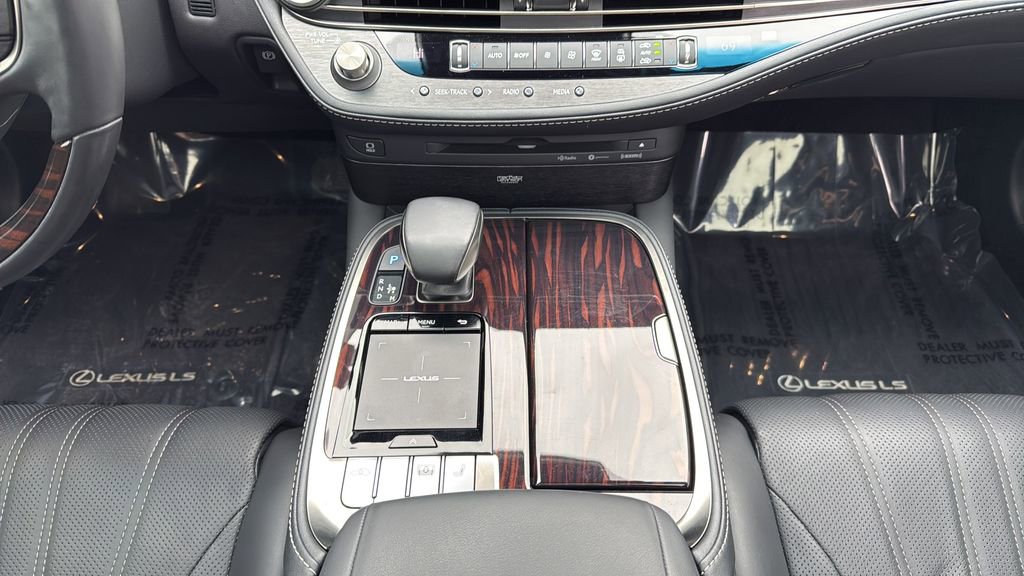 Used 2018 Lexus LS 500 AWD w/ Luxury Package image 17