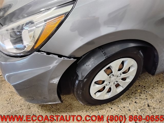 Used 2015 Hyundai Accent GLS FWD image 17