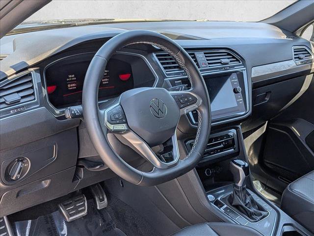 Used 2023 Volkswagen Tiguan SE R-Line image 10