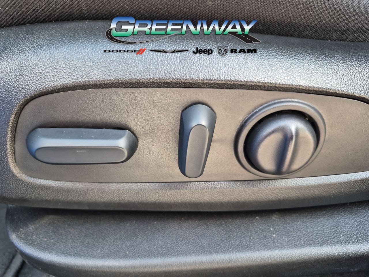 Used 2025 Chevrolet Blazer LT AWD/4WD image 17