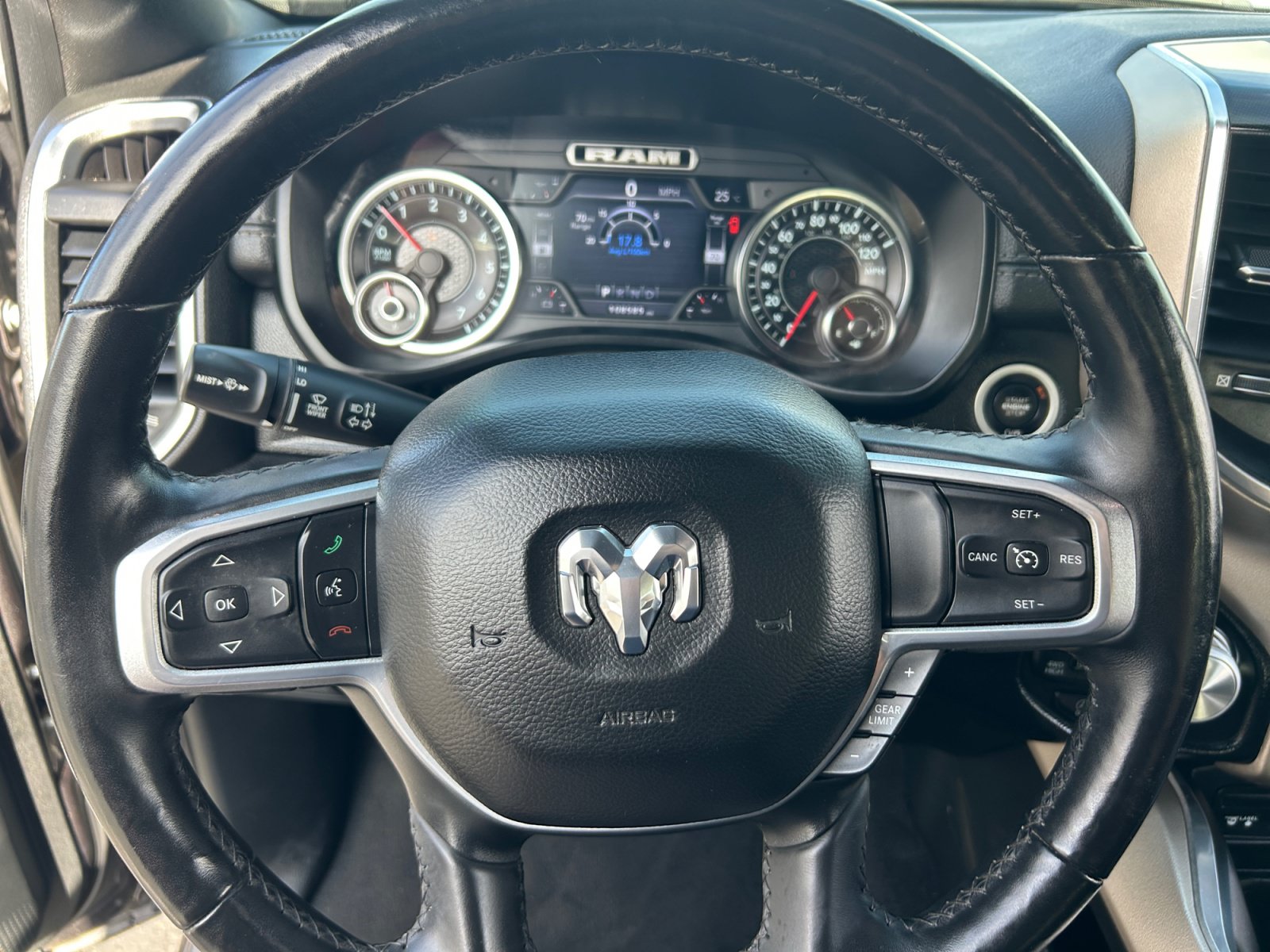 Used 2019 RAM 1500 Laramie w/ Sport Appearance Package AWD/4WD image 9