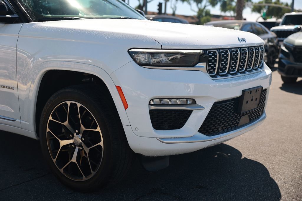 Used 2022 Jeep Grand Cherokee Summit AWD/4WD image 7