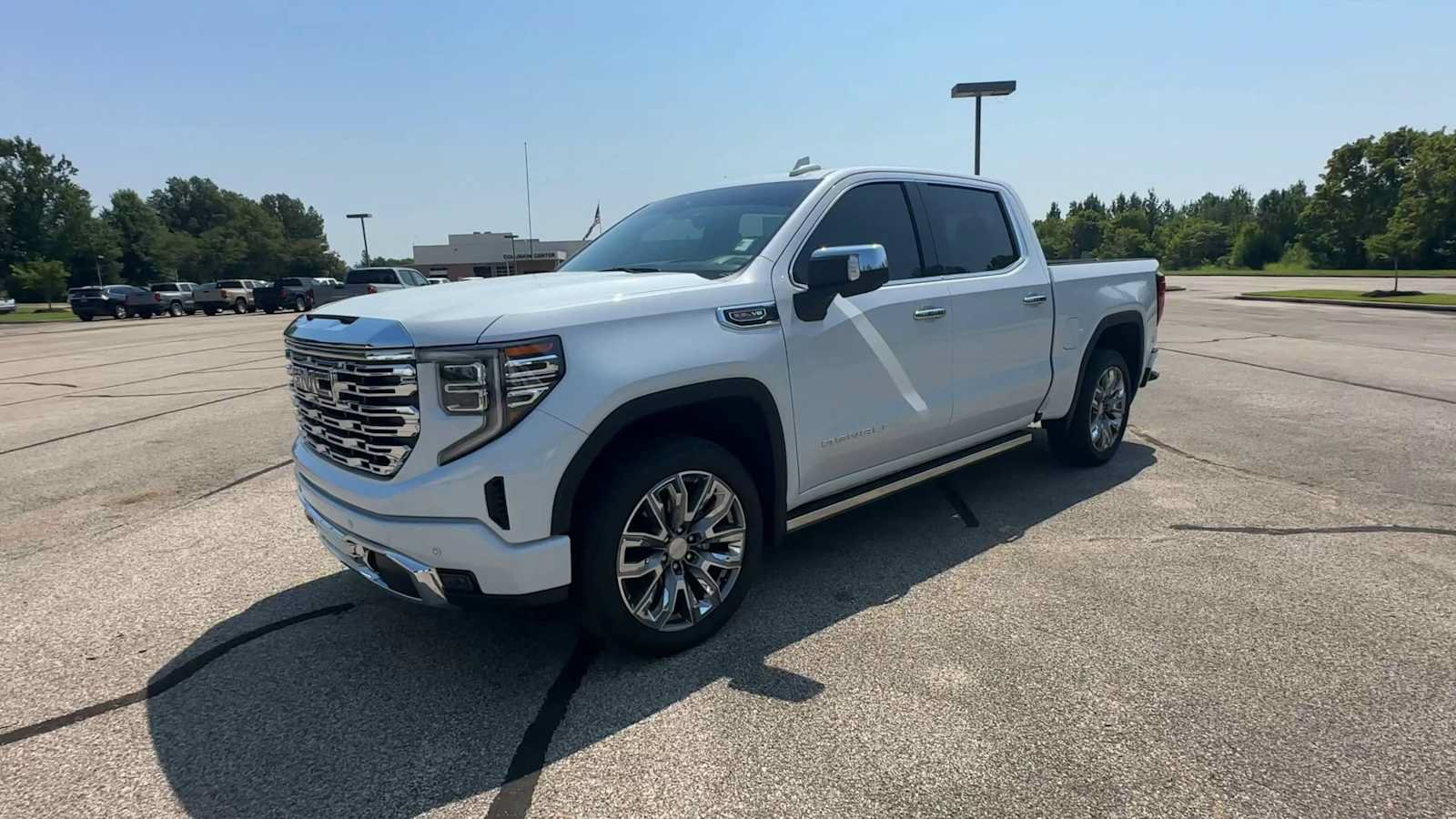 Certified 2026 GMC Sierra 1500 Denali w/ Denali Reserve Package AWD/4WD image 4