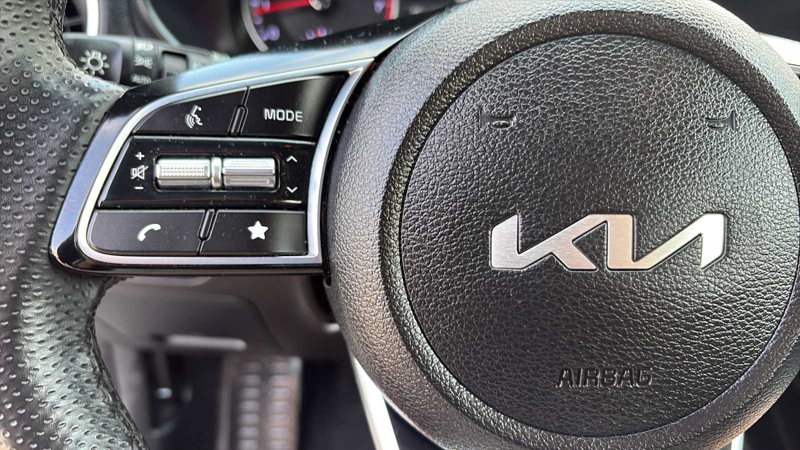 Used 2023 Kia Forte GT-Line FWD image 9
