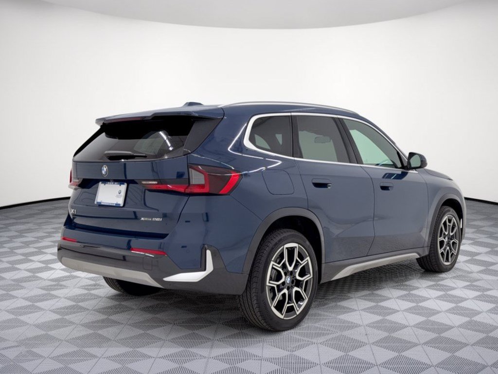 Used 2026 BMW X1 xDrive28i AWD/4WD image 9