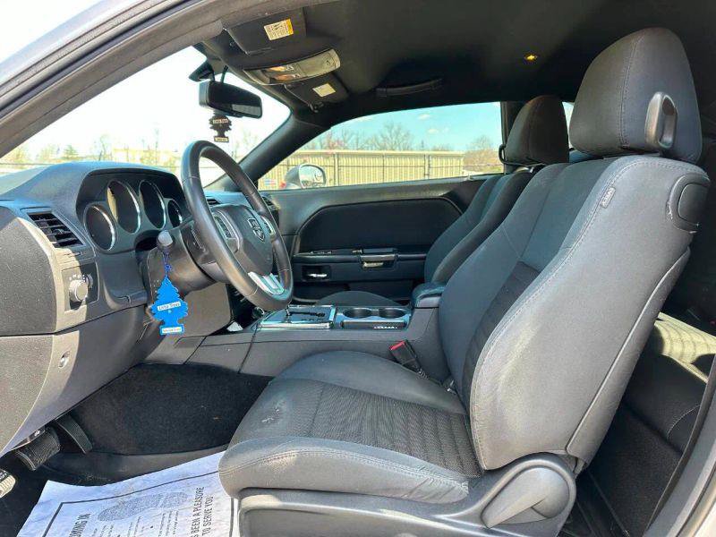 Used 2014 Dodge Challenger SXT RWD image 16