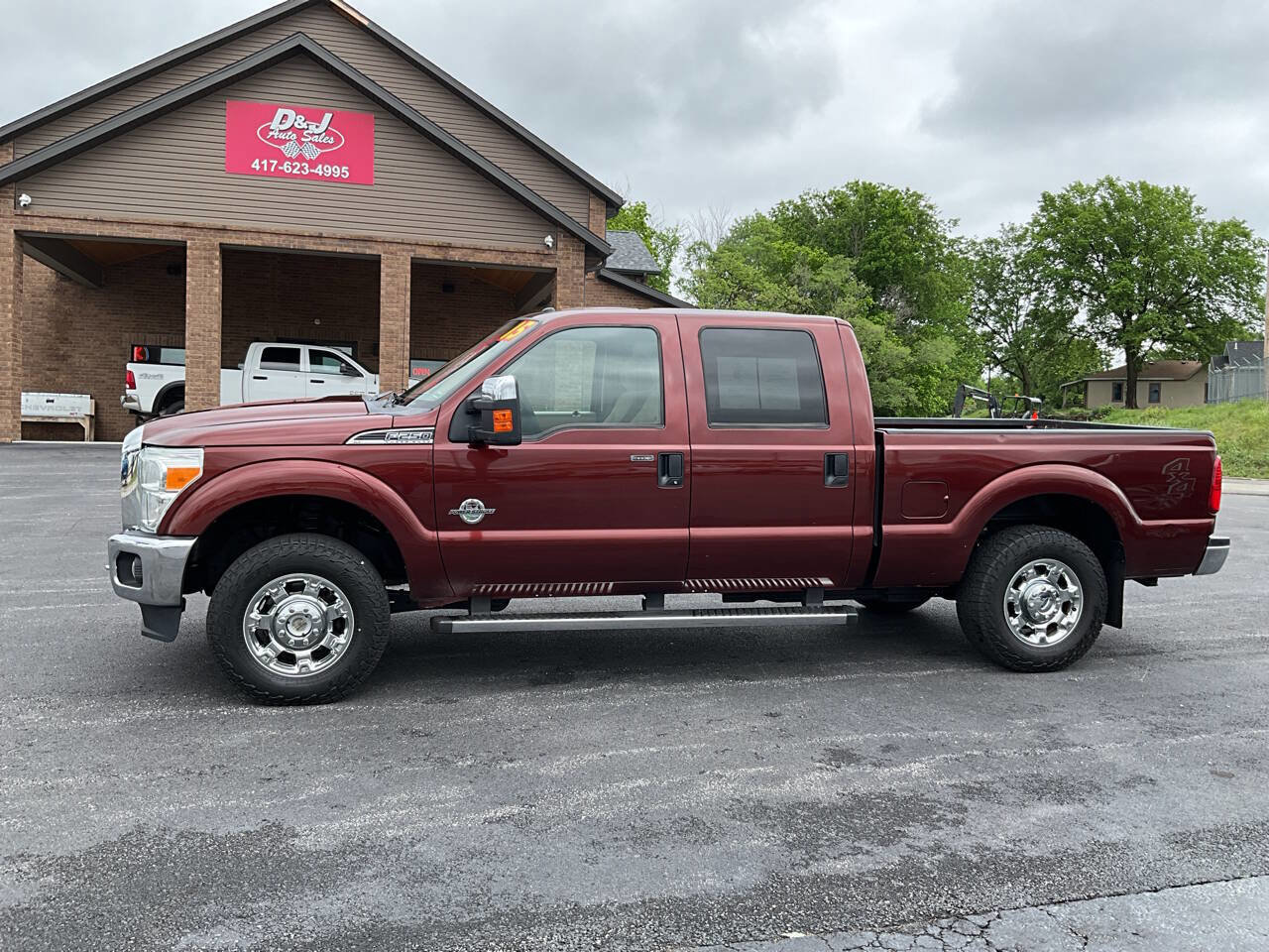 Used 2015 Ford F250 XLT w/ XLT Premium Package AWD/4WD image 2