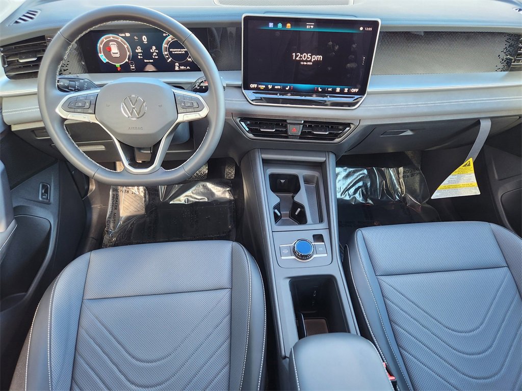 New 2026 Volkswagen Tiguan SE image 2