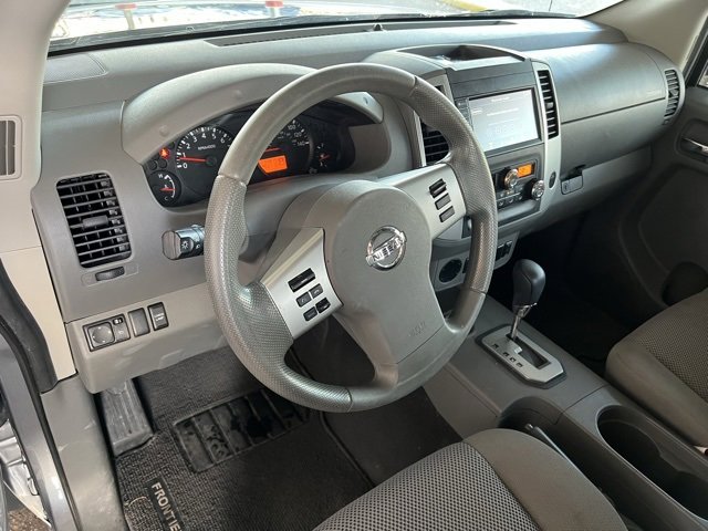 Used 2020 Nissan Frontier SV image 11