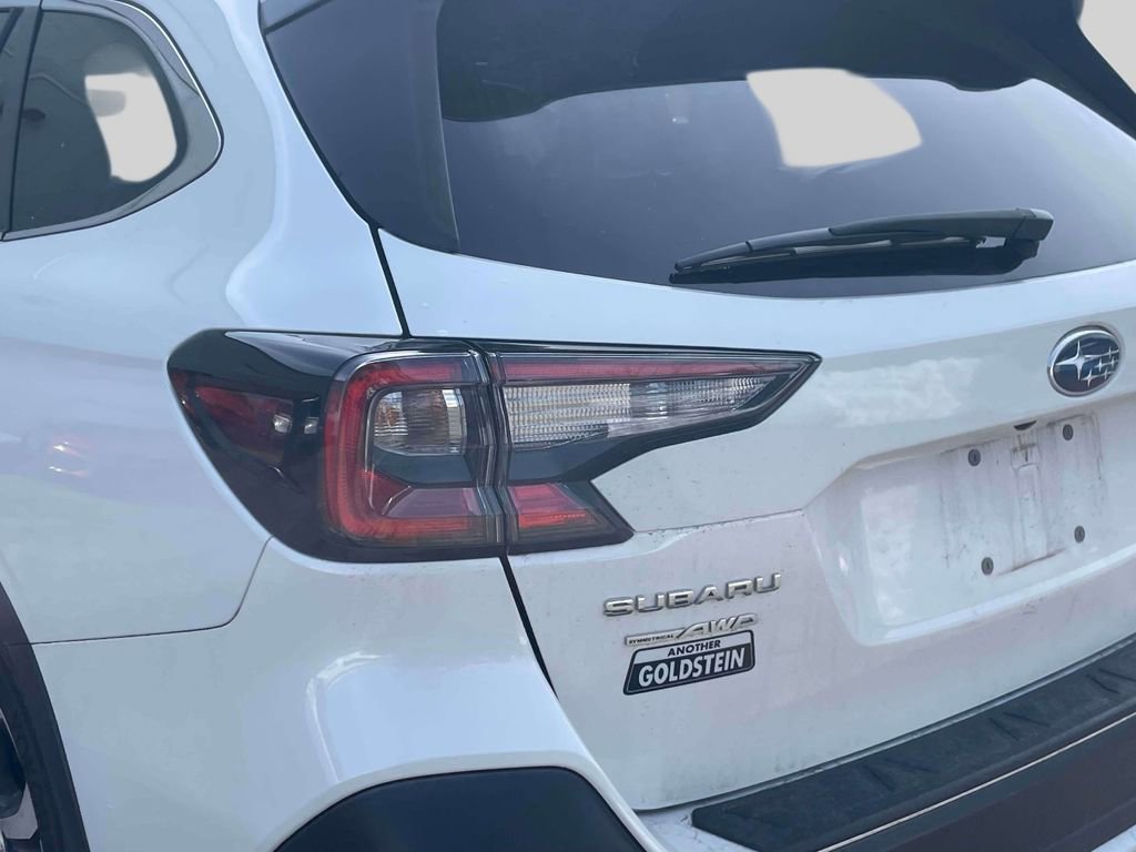 Used 2022 Subaru Outback Limited AWD/4WD image 11