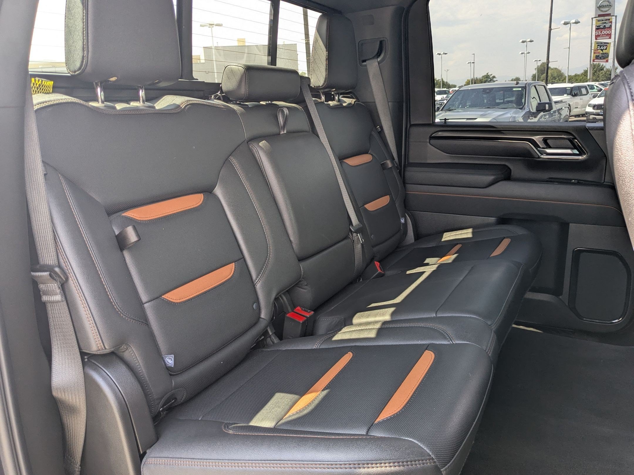 Used 2025 GMC Sierra 3500 AT4 w/ AT4 Premium Plus Package AWD/4WD image 30