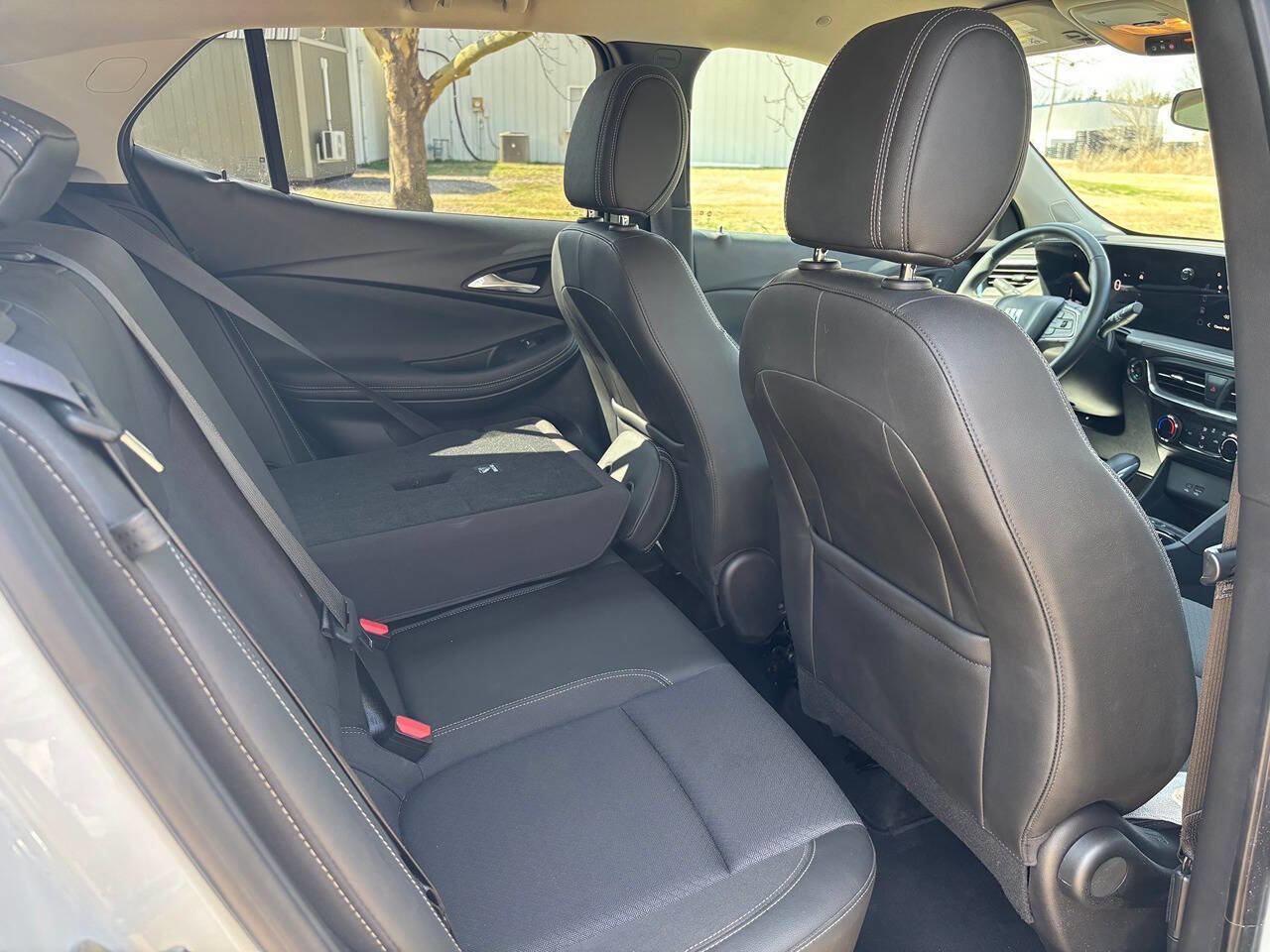 Used 2025 Buick Encore GX Preferred image 13