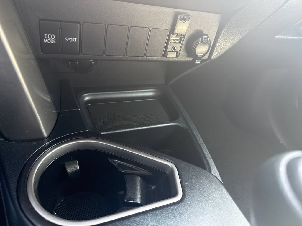 Used 2017 Toyota RAV4 XLE FWD image 29