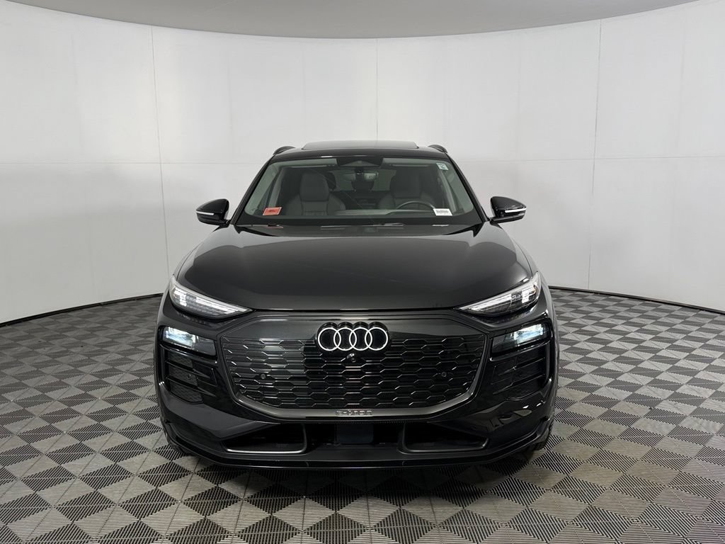 Used 2025 Audi Q6 e-tron Premium Plus w/ Premium Plus AWD/4WD image 5