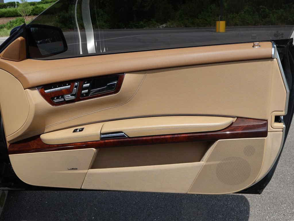 Used 2011 Mercedes-Benz CL 550 4MATIC image 14