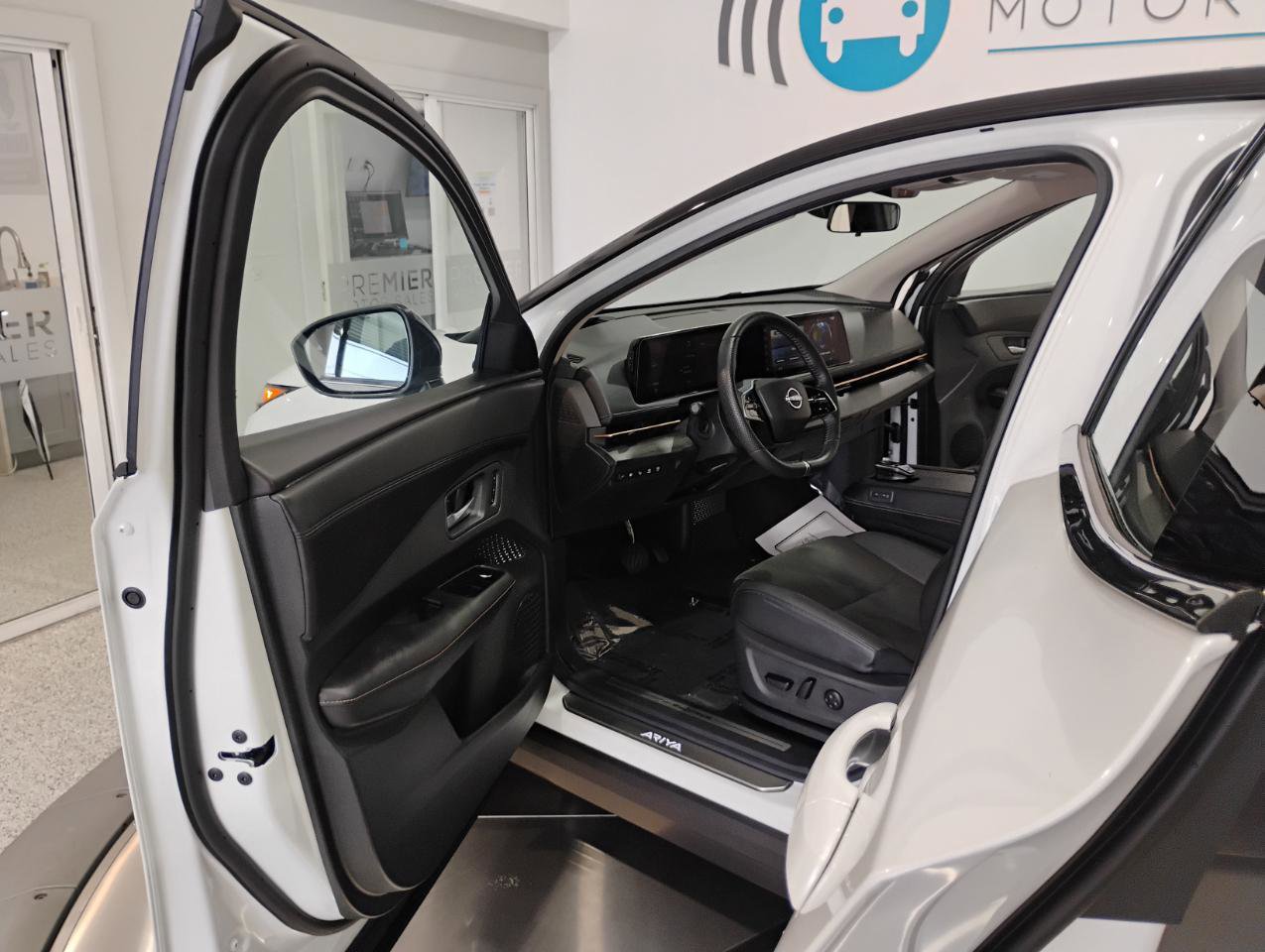 Used 2024 Nissan Ariya AWD image 6