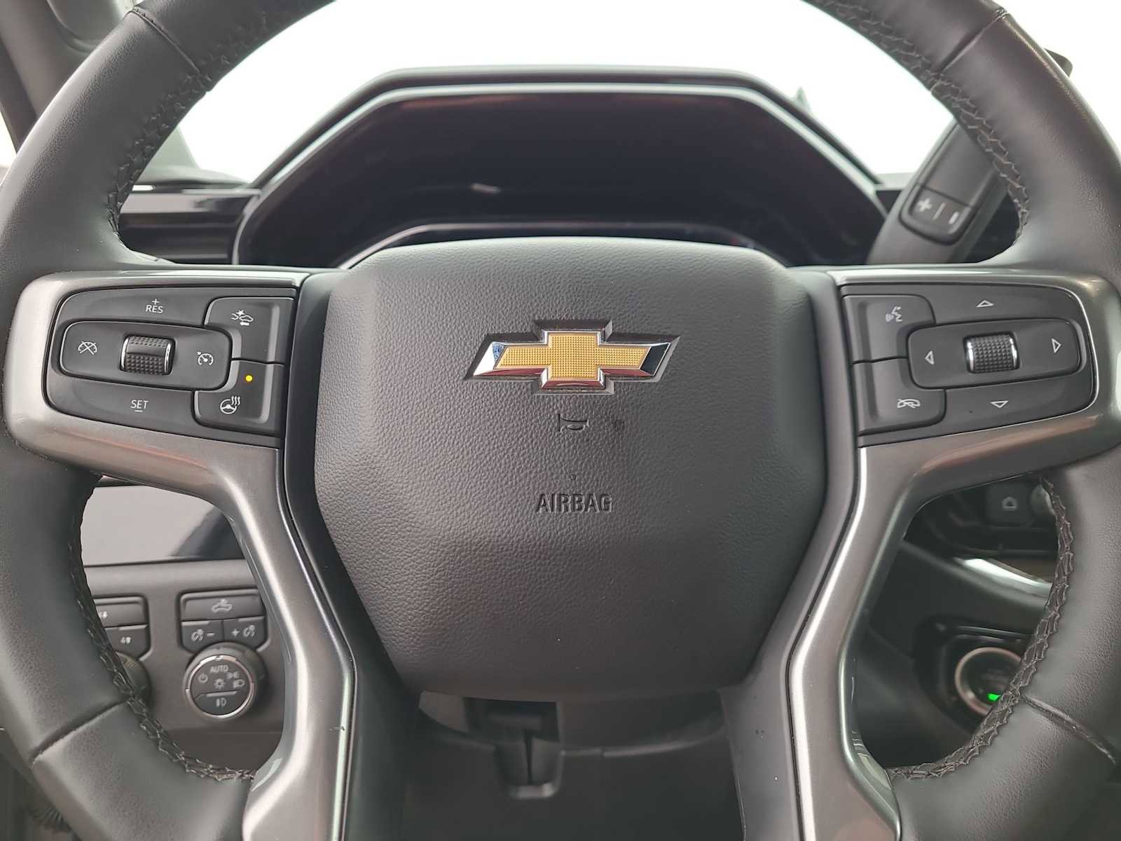 Used 2025 Chevrolet Silverado 2500 LT w/ Convenience Package image 23