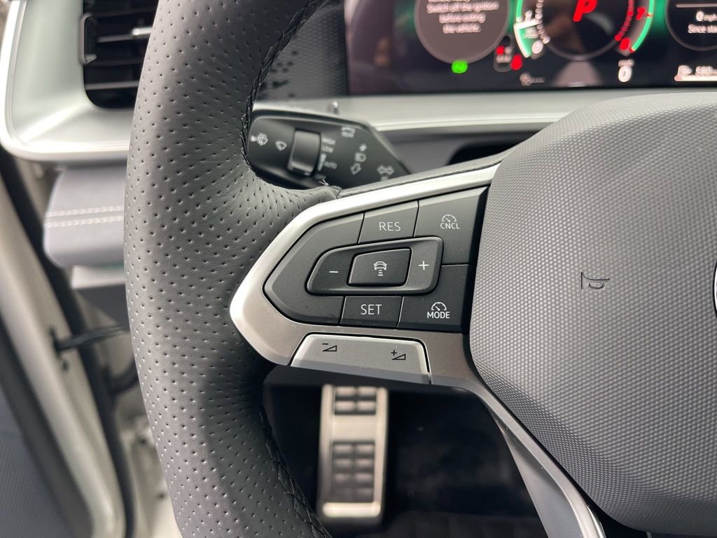 New 2026 Volkswagen Tiguan SE R-Line AWD/4WD image 14