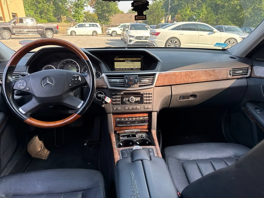 Used 2010 Mercedes-Benz E 550 Sedan image 15