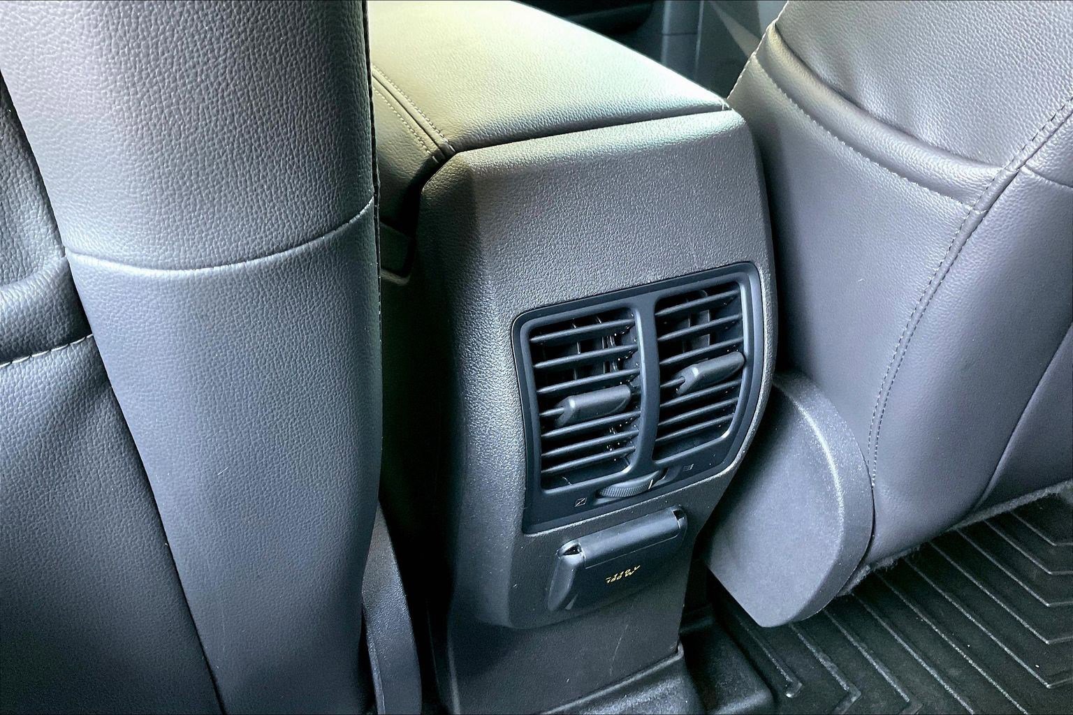 Used 2017 Ford Escape Titanium FWD image 10