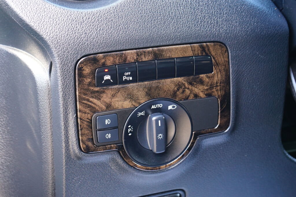 Used 2016 Mercedes-Benz Metris Passenger image 15