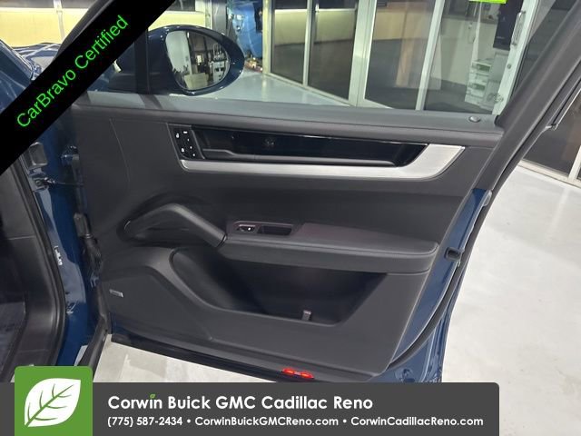 Used 2024 Porsche Cayenne S image 32