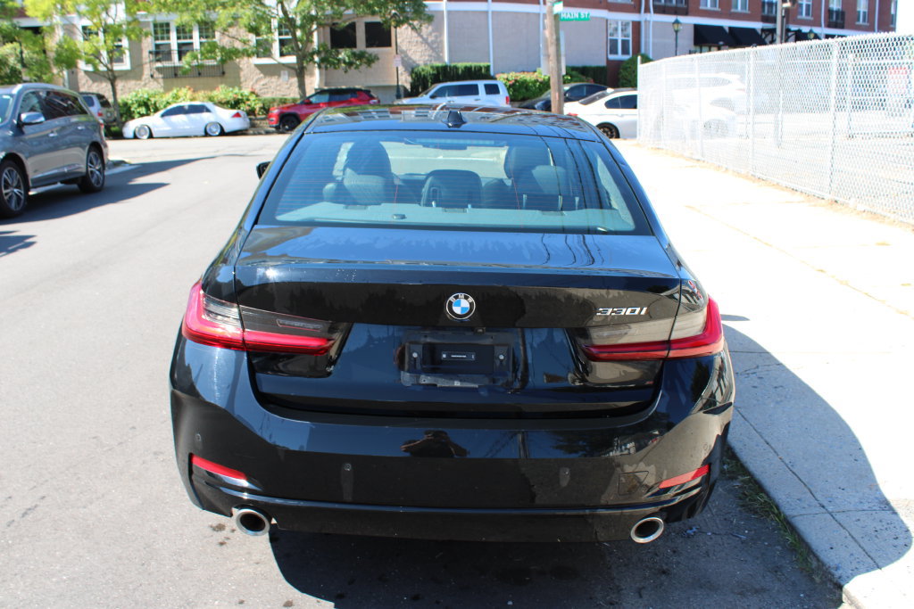 Used 2025 BMW 330i Sedan RWD image 6