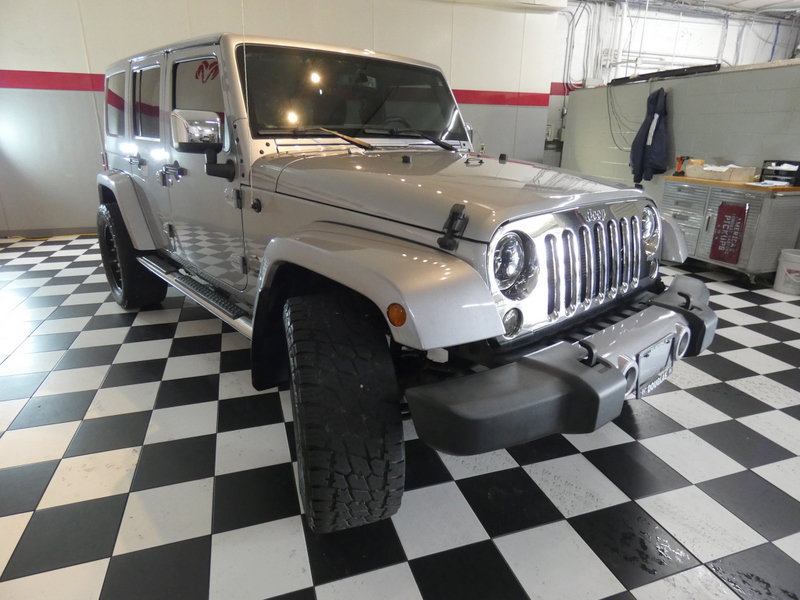 Used 2016 Jeep Wrangler Unlimited Sahara w/ Mopar Chrome Edition Group AWD/4WD image 3