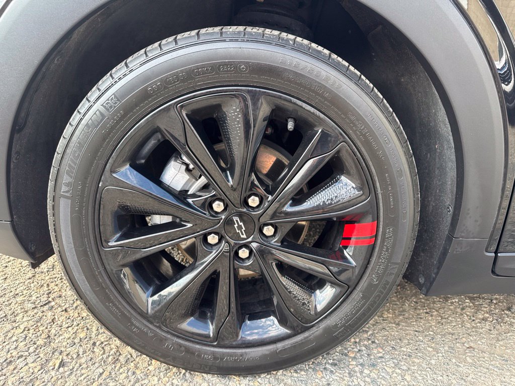 Used 2023 Chevrolet Bolt EUV Premier w/ Sun & Sound Package FWD image 11