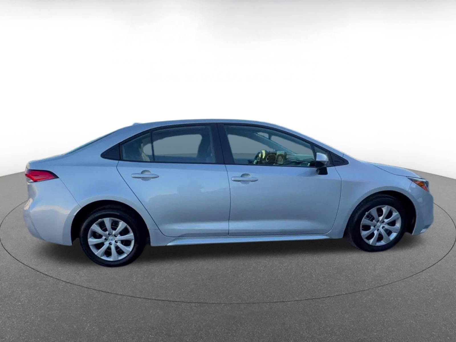 Used 2025 Toyota Corolla LE image 16