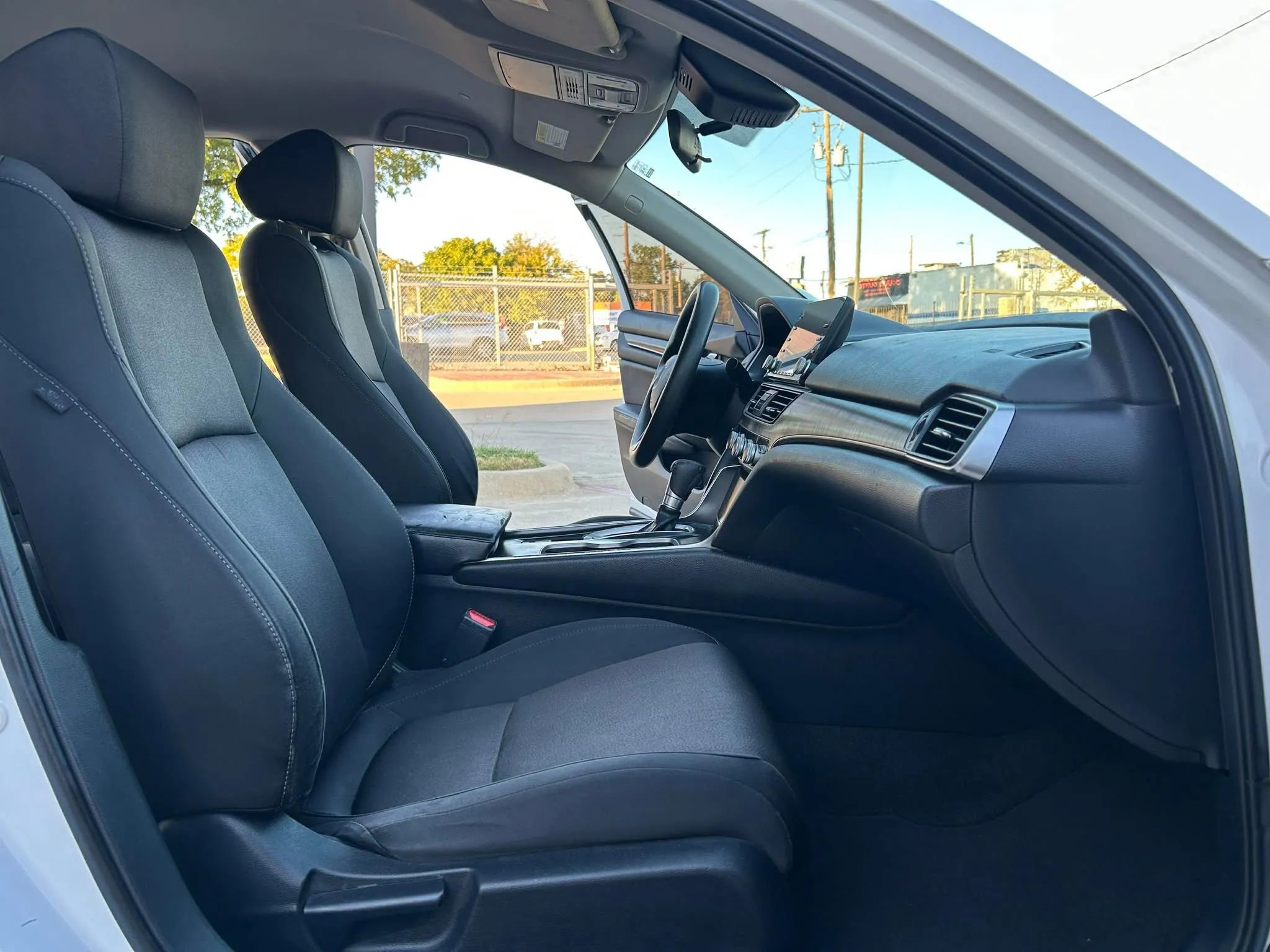 Used 2018 Honda Accord LX image 12