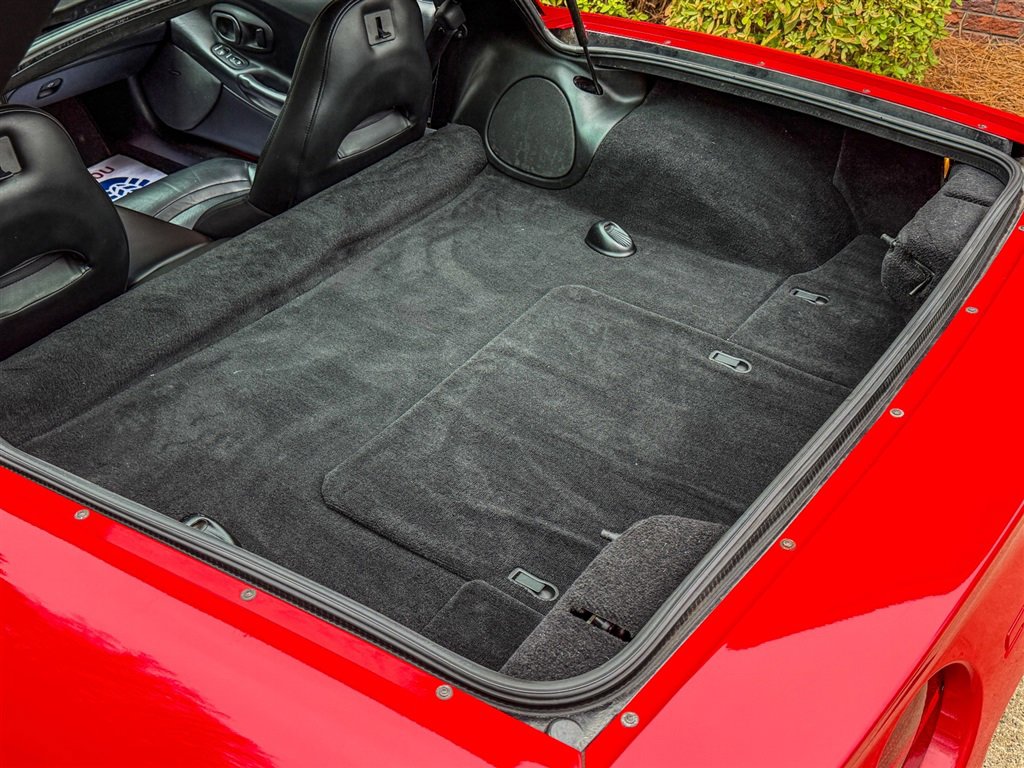 Used 2004 Chevrolet Corvette Coupe w/ Roof Package image 9