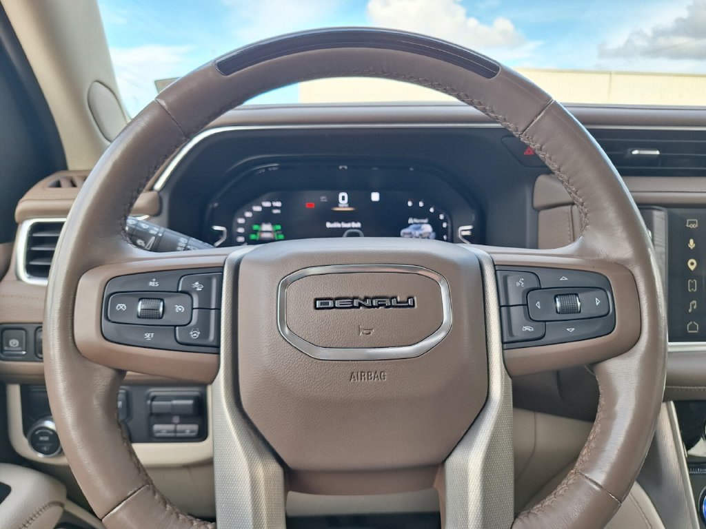 Used 2023 GMC Yukon XL Denali w/ Denali Reserve Package RWD image 20