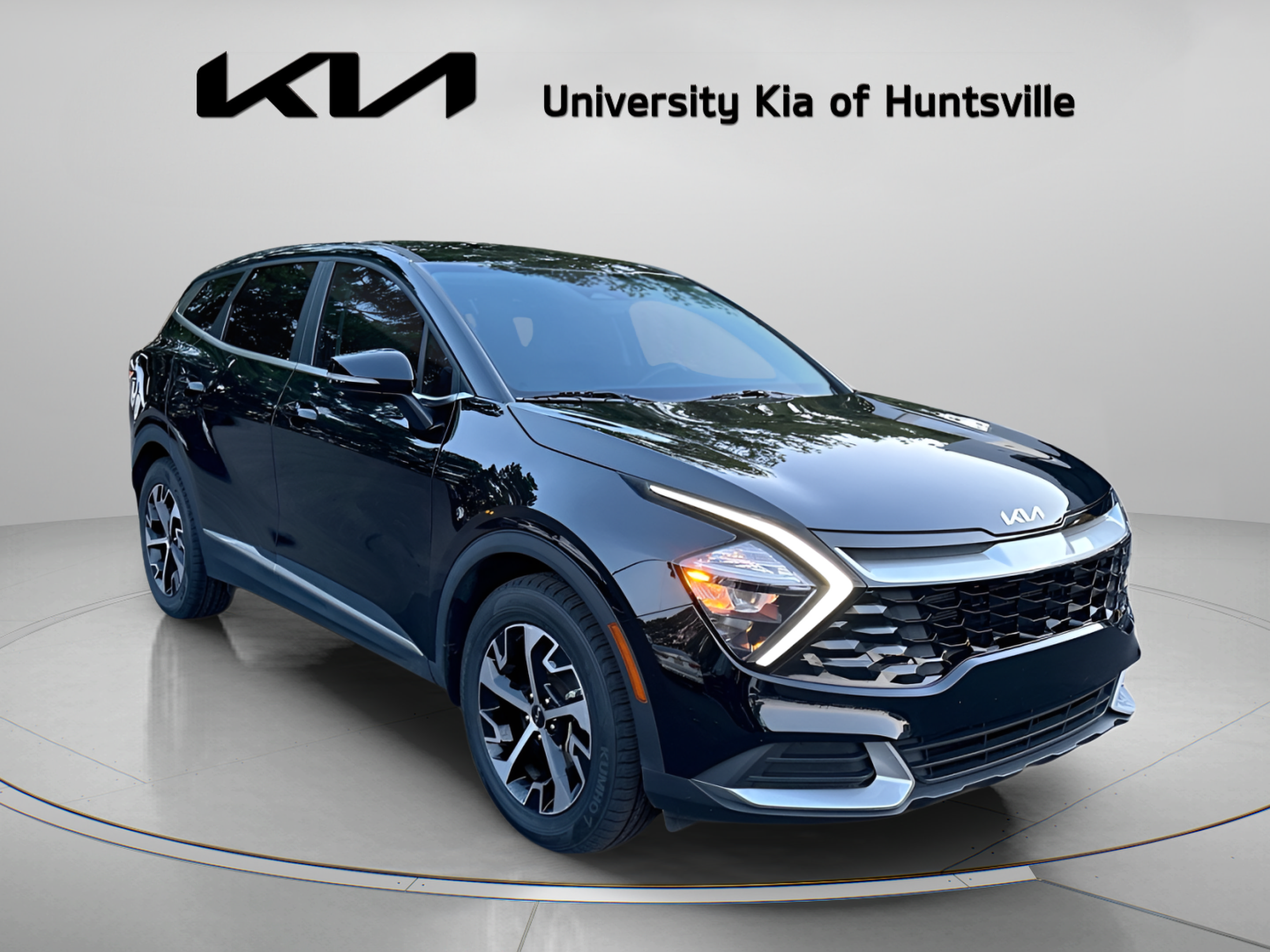 Used 2023 Kia Sportage EX FWD image 2