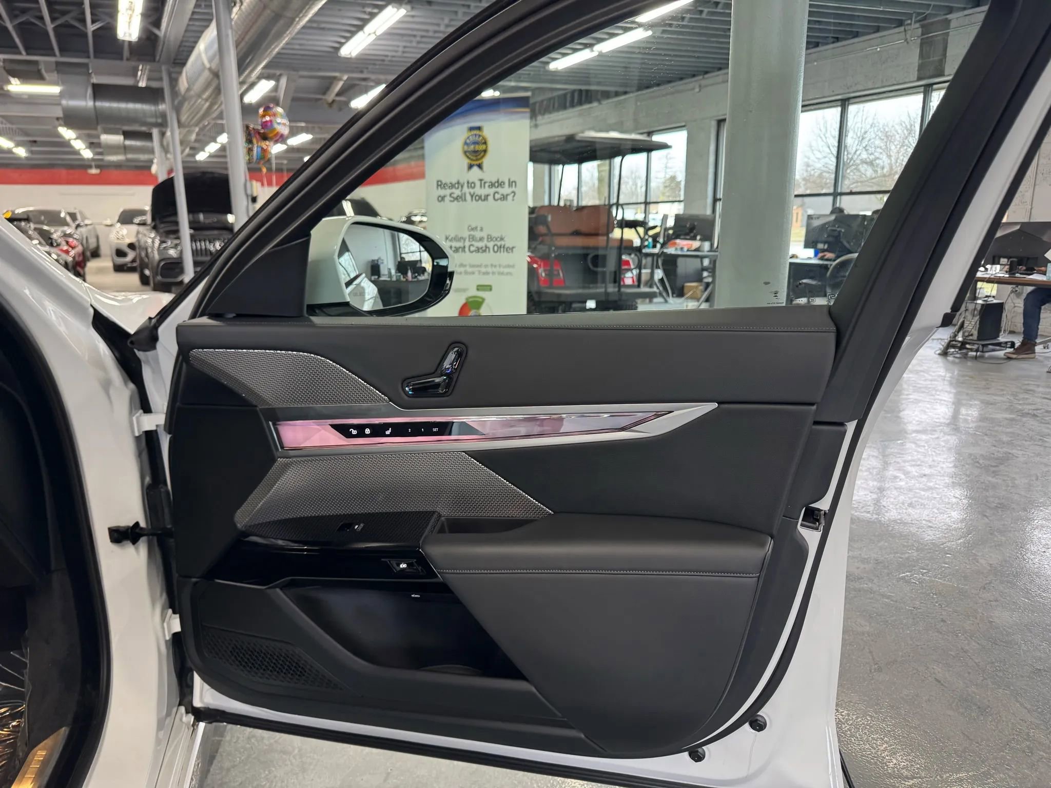 Used 2024 BMW 740i image 41