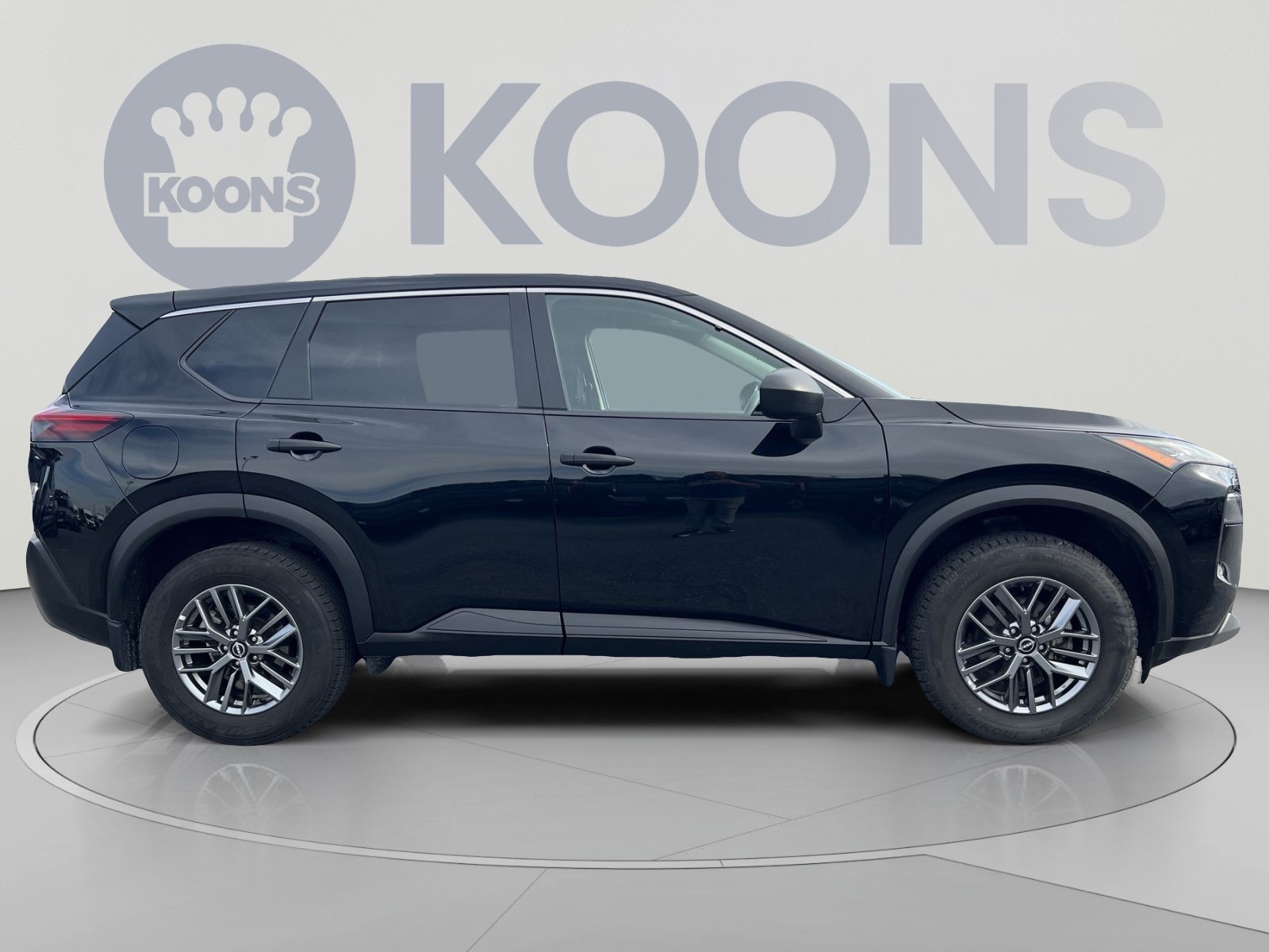 Used 2023 Nissan Rogue S AWD/4WD image 8