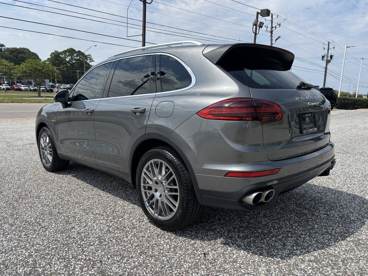 Used 2018 Porsche Cayenne S w/ Premium Package Plus AWD/4WD image 3