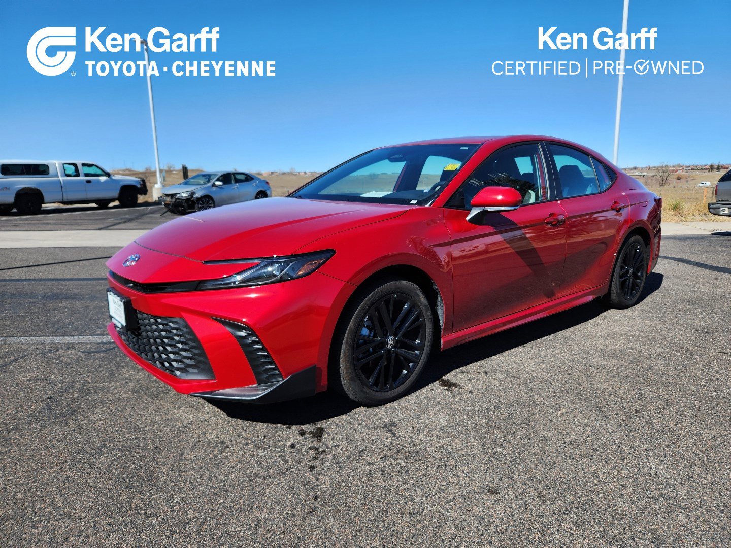 Used 2025 Toyota Camry SE w/ Convenience Package image 1