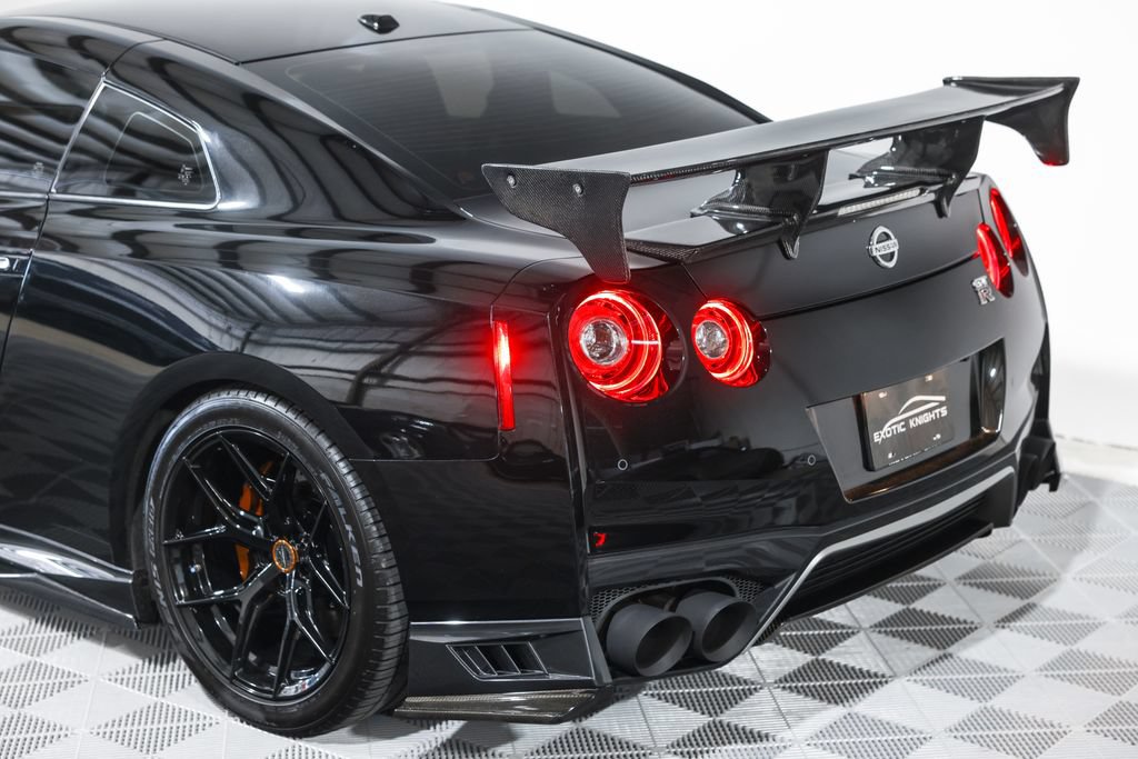 Used 2017 Nissan GT-R Premium AWD/4WD image 21